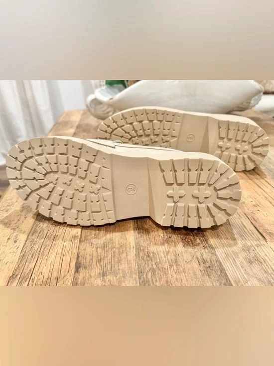 Madden Girl Beige Loafer 9 - Picture 10 of 14